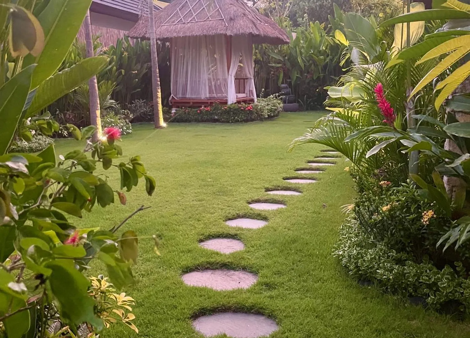 Villa Merah Nusa Dua  Indonesia