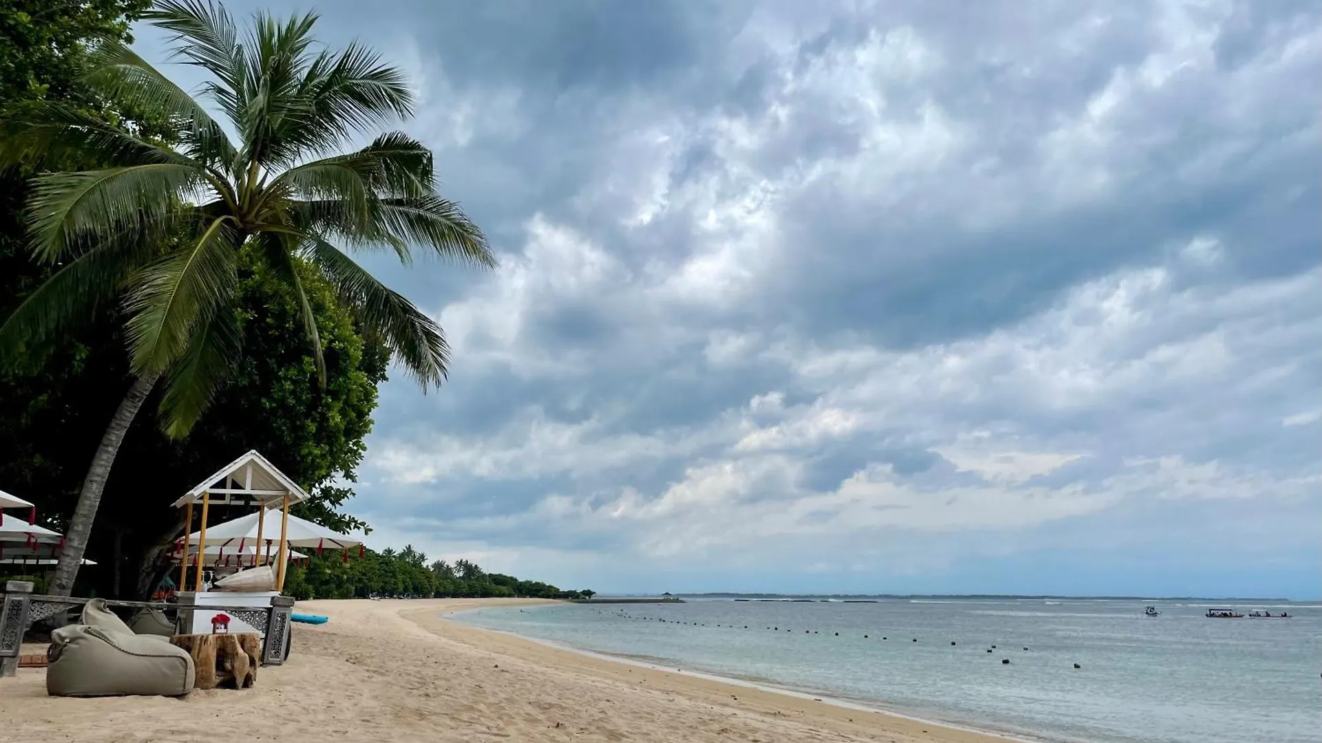 Villa Merah Nusa Dua  Indonesia